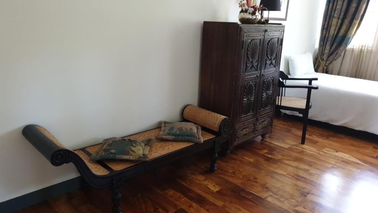 Villa Angelique - Hotel Classe Monument Historique แซงต์-เดอนี ภายนอก รูปภาพ